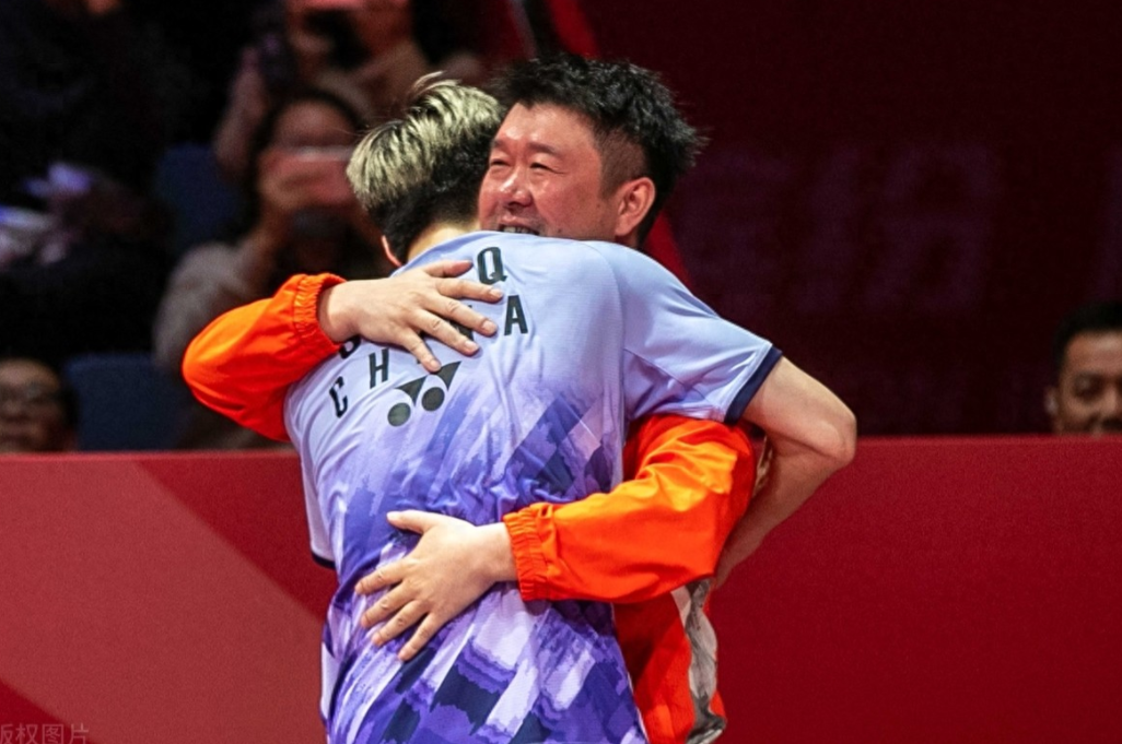 中国队力克马来西亚队，石宇奇带队取胜