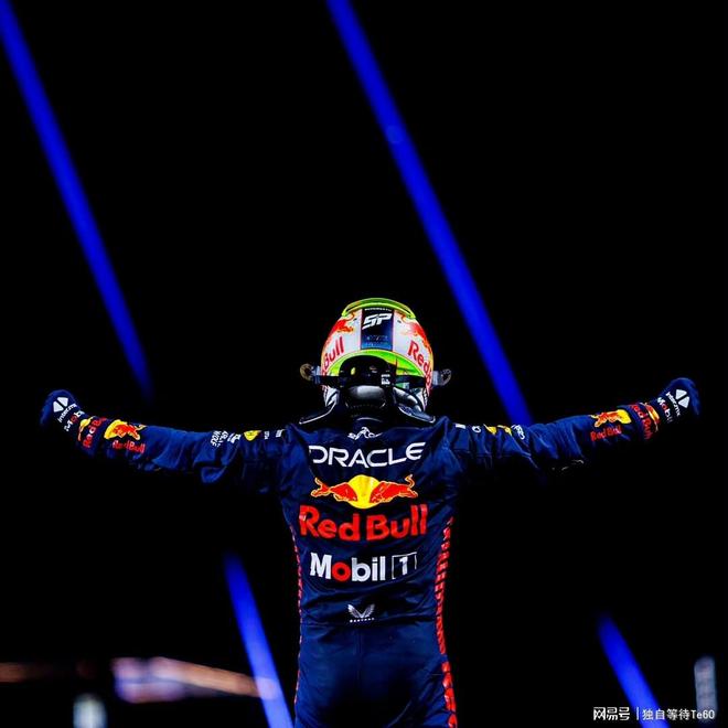 爱游戏在线-红牛二队轻取雷诺车队，佩雷兹惊艳四座