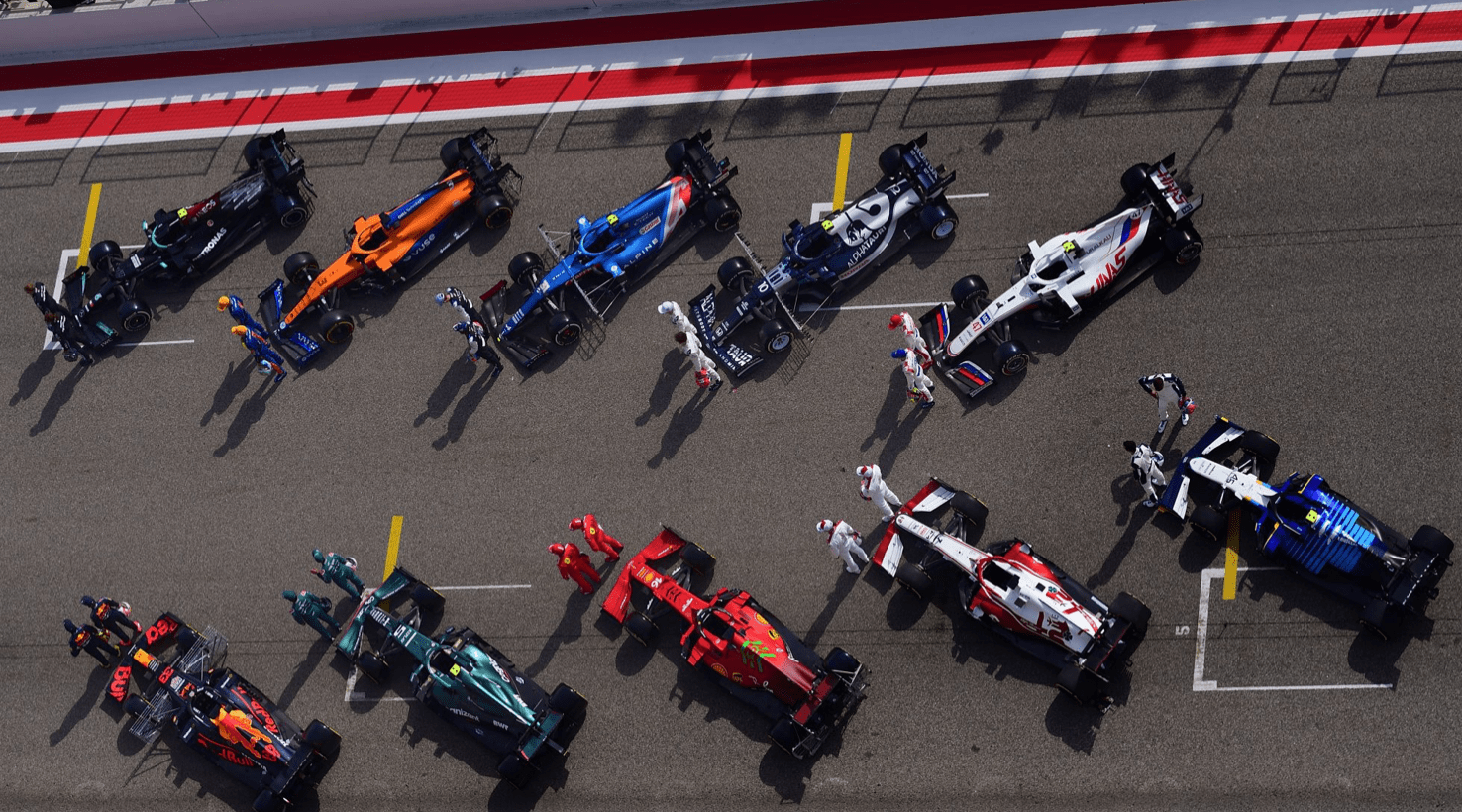 索伯车队力克红牛二队，拉塞尔带队取胜