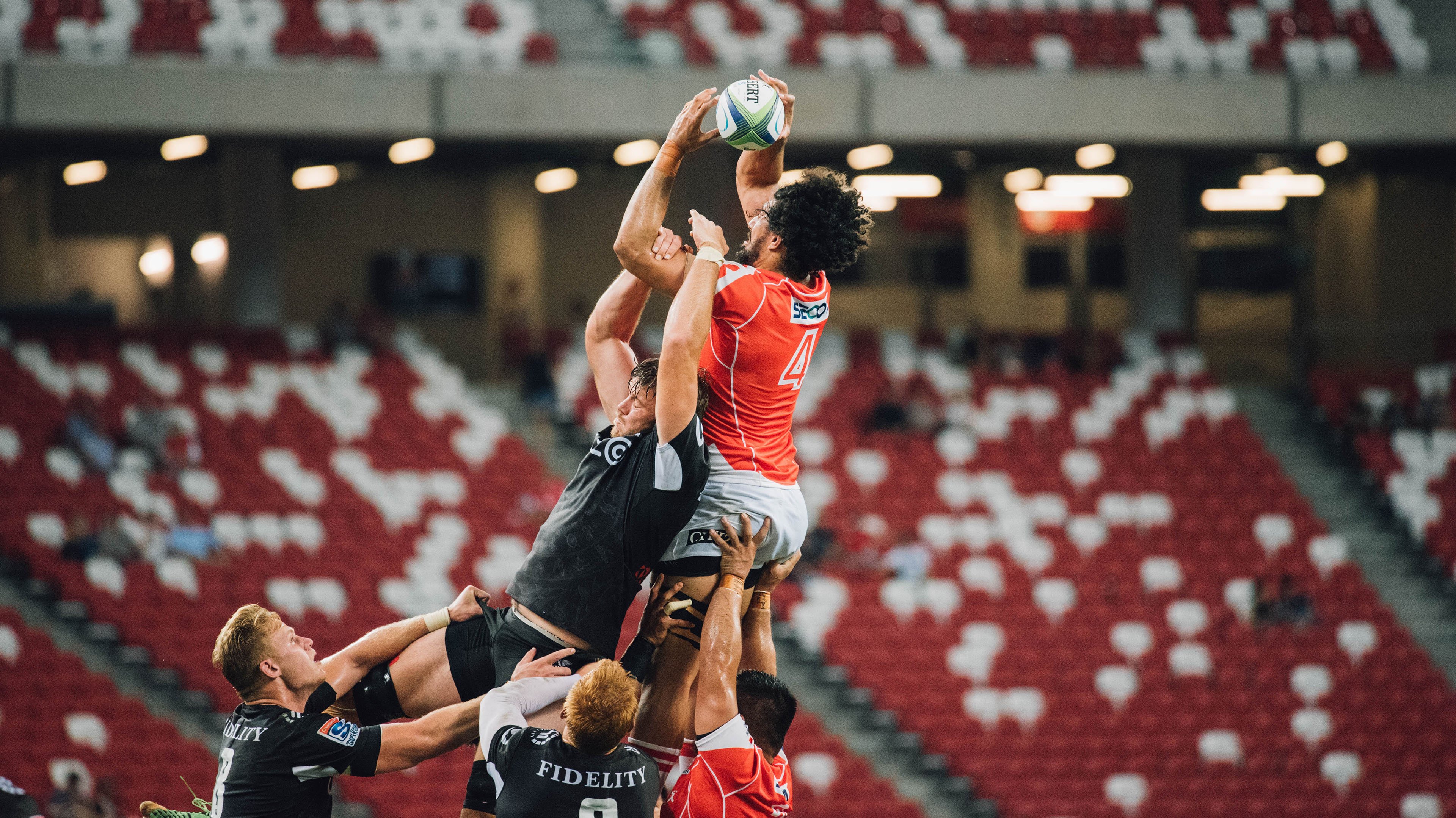 苏亚雷斯,圣西罗的幽灵,伯纳乌的梦魇—他如何一手捏碎皇马的欧冠心脏