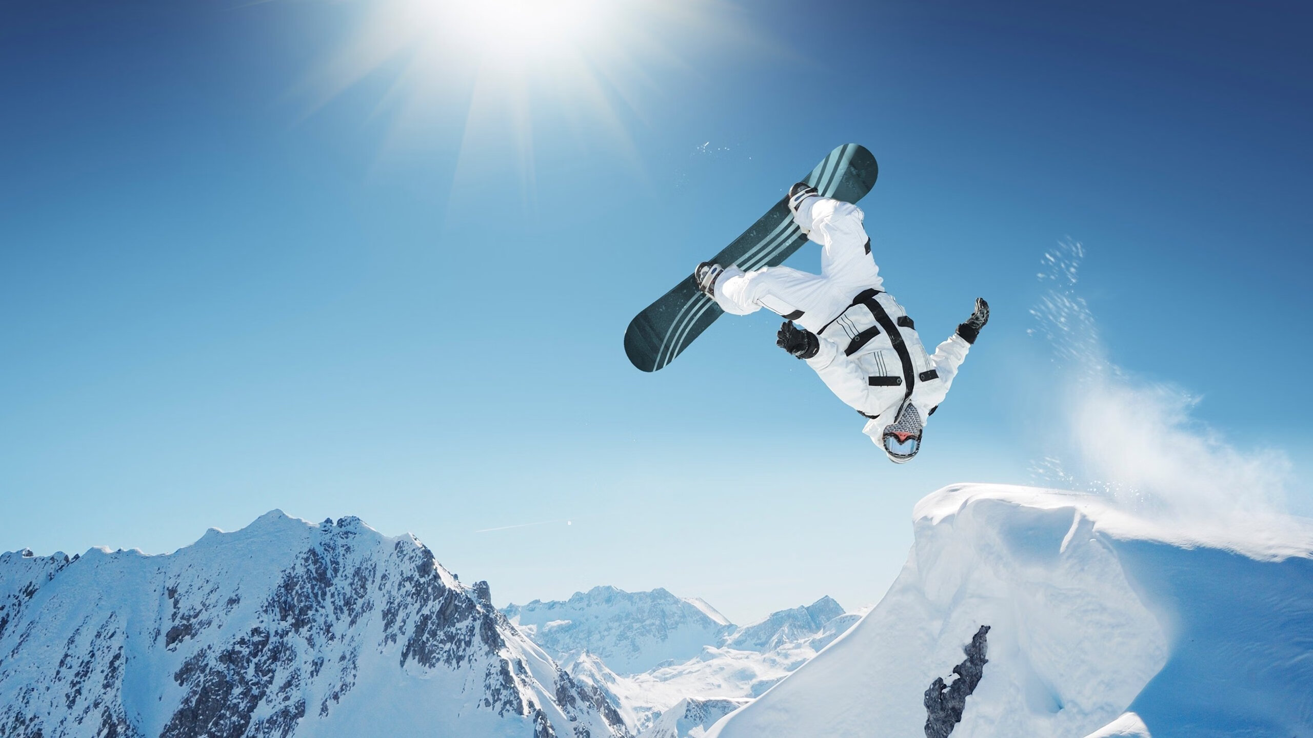 富安健洋，亚洲铁闸的压制哲学，与瑞士军刀的欧陆启示