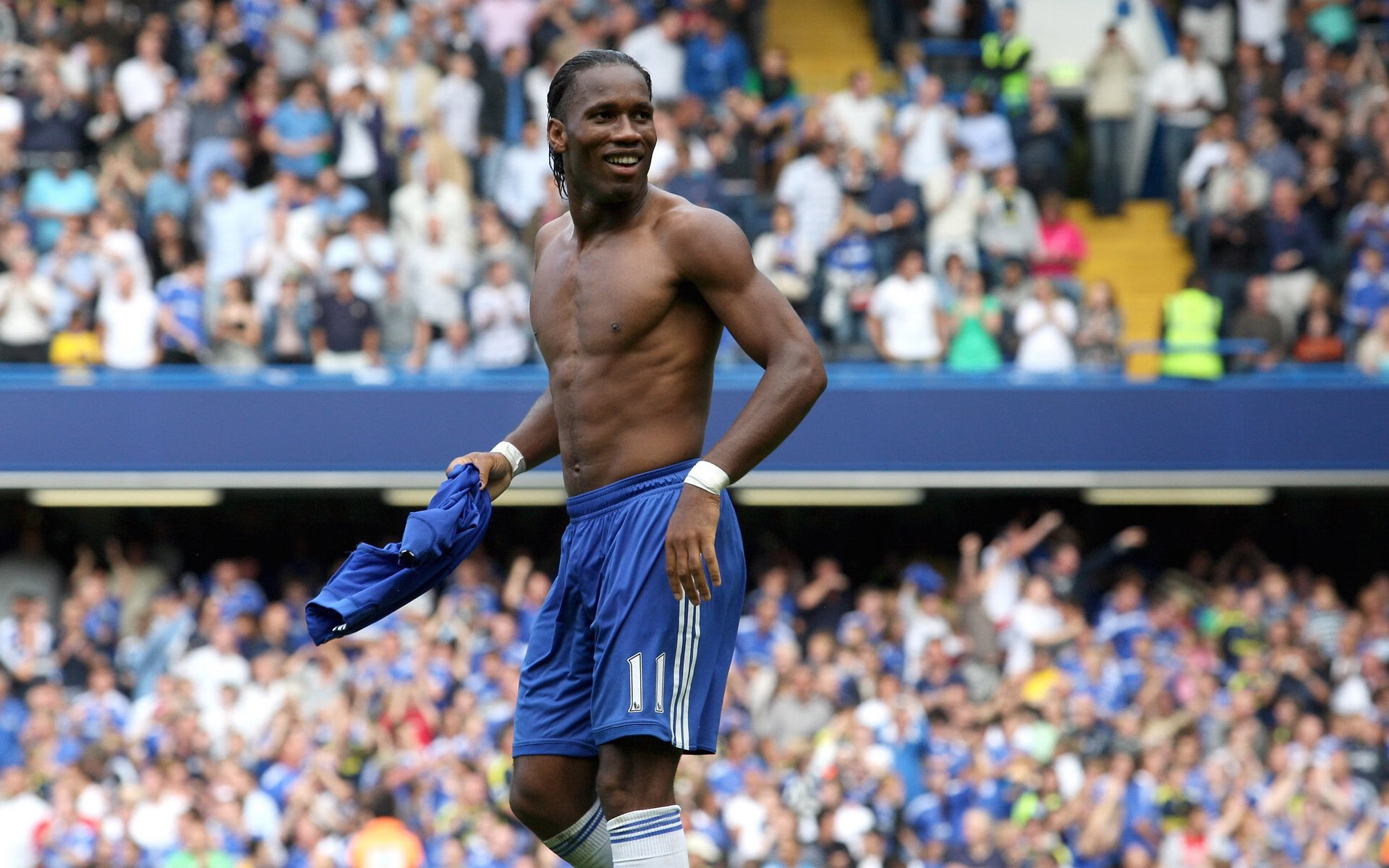 深圳队掀翻公牛，当东方铁骑在欧冠半决赛的棋盘上，逼出拉梅洛的终极接管